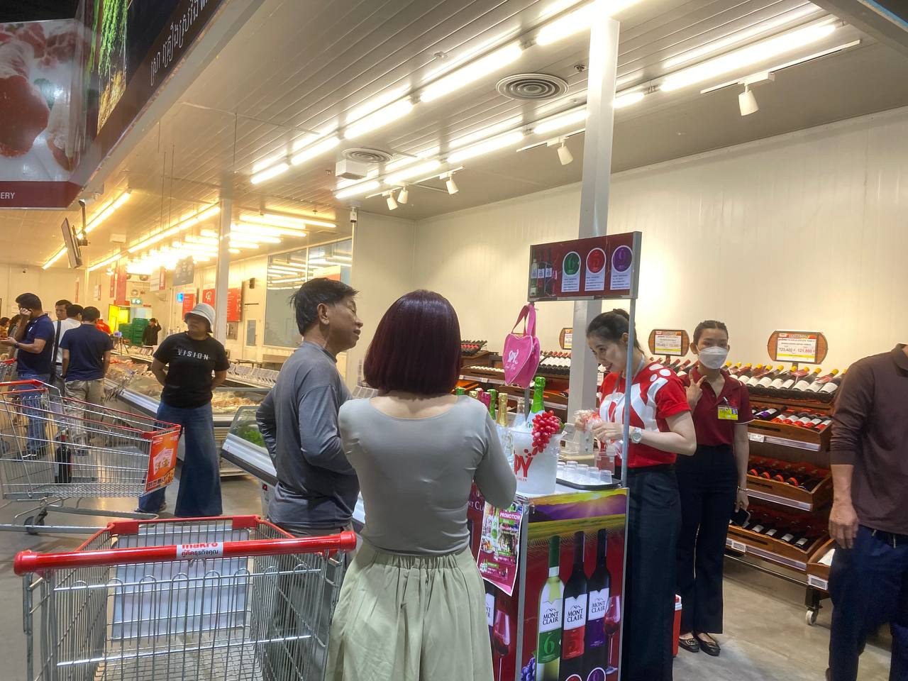 SPY Sparkle Fruit Revolutionizing FMCG Distribution with Da Houg Heng at Makro Cambodia - Image 47